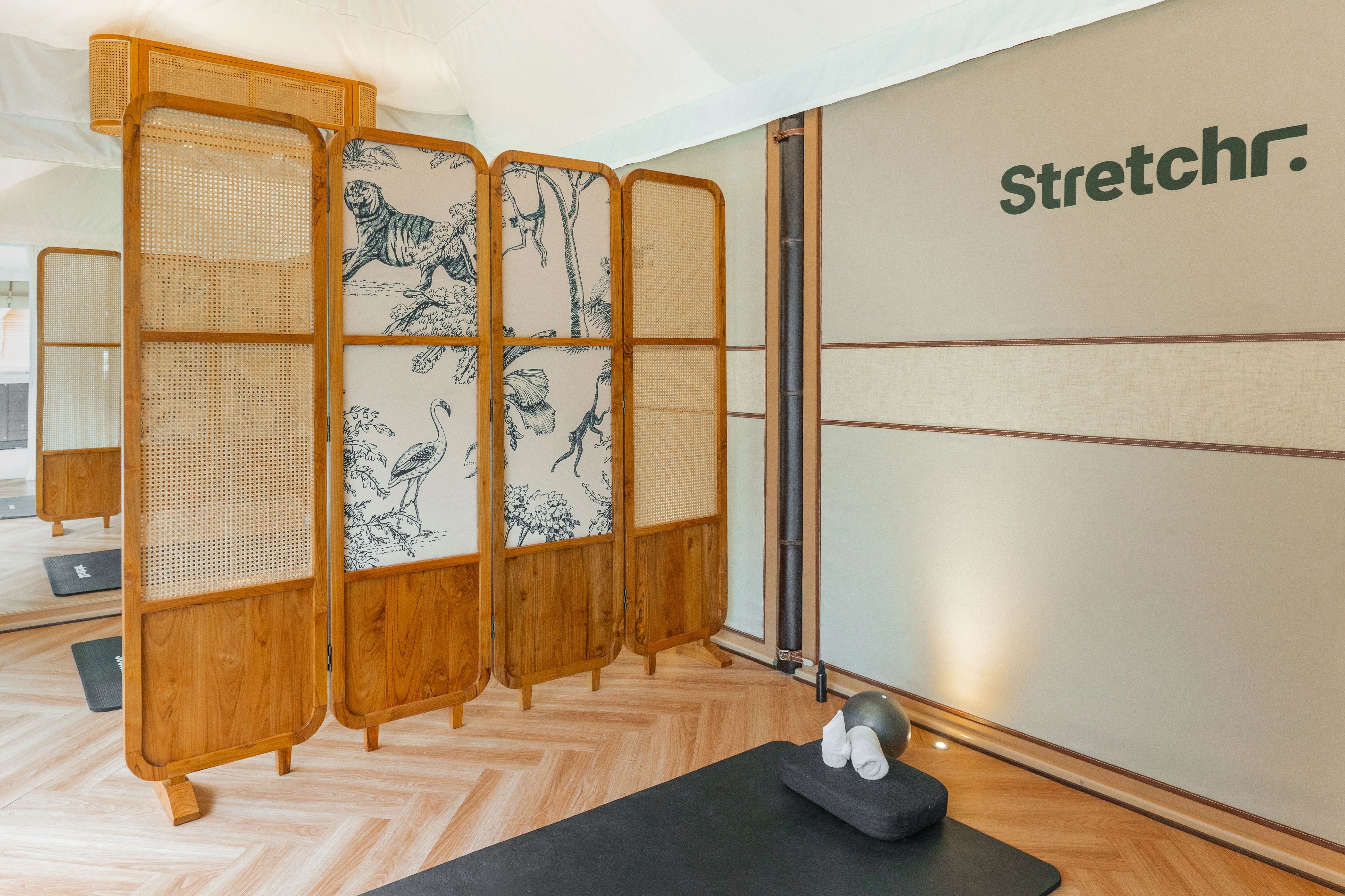 Stretchr_DESA_Bali_Indoensia_Asia_01